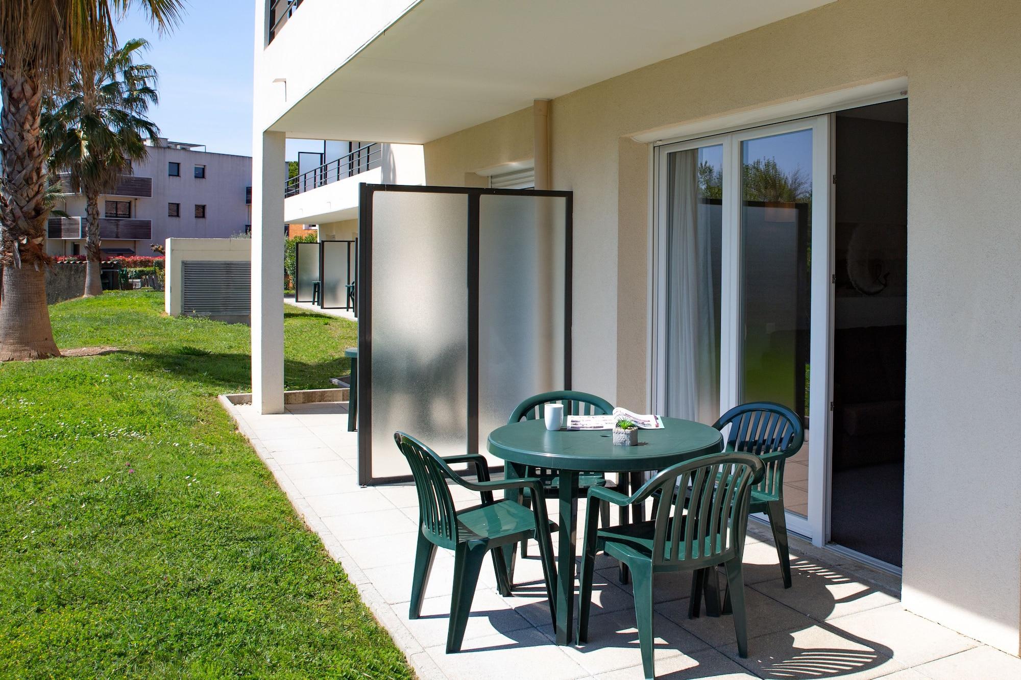 Comfort Aparthotel Cannes Mandelieu Екстериор снимка