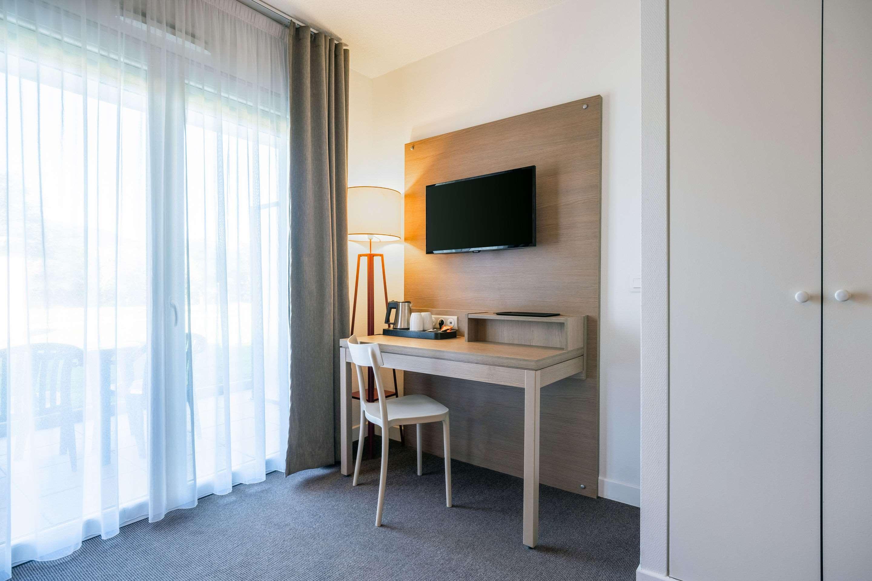 Comfort Aparthotel Cannes Mandelieu Екстериор снимка
