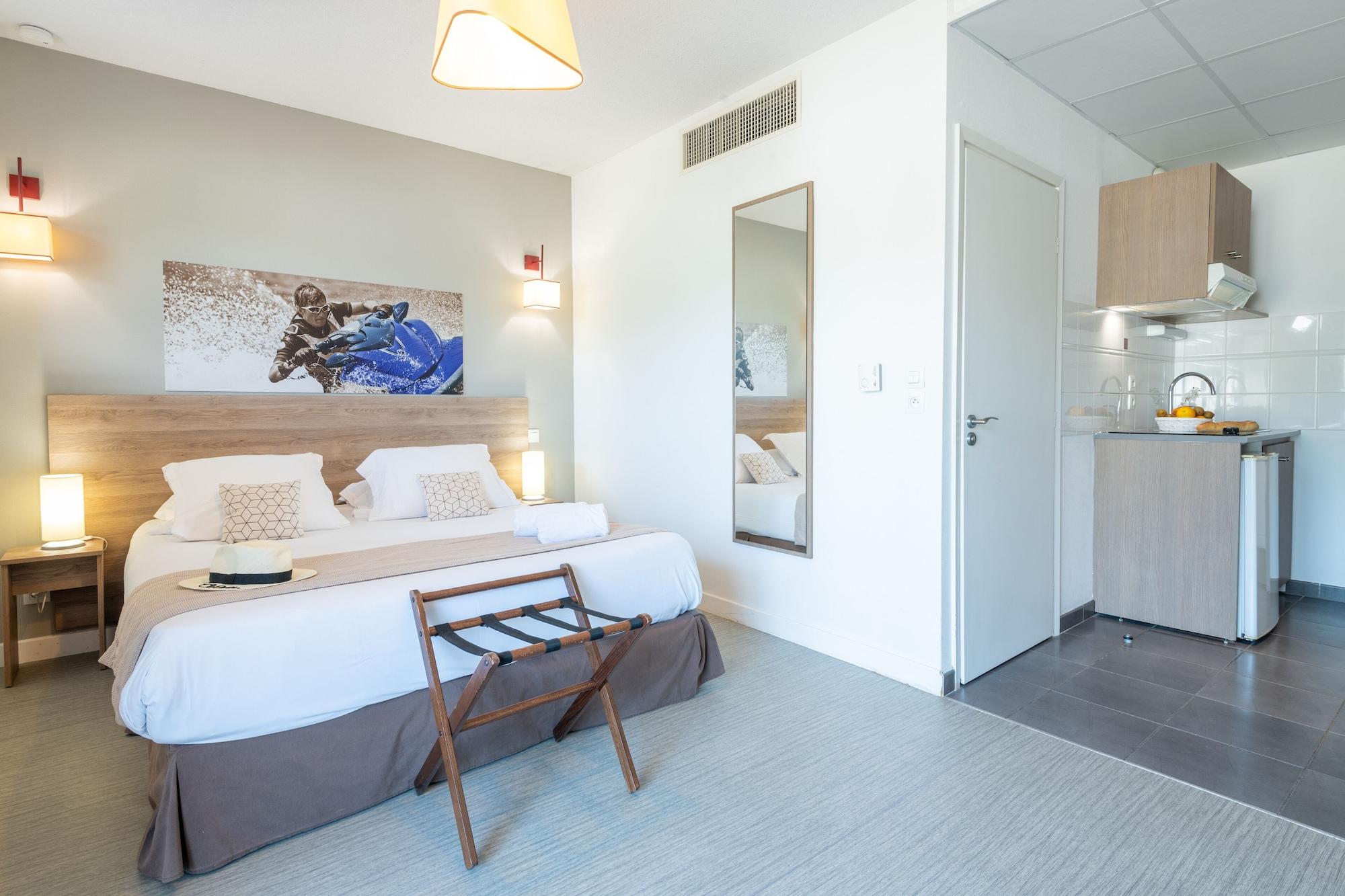 Comfort Aparthotel Cannes Mandelieu Екстериор снимка