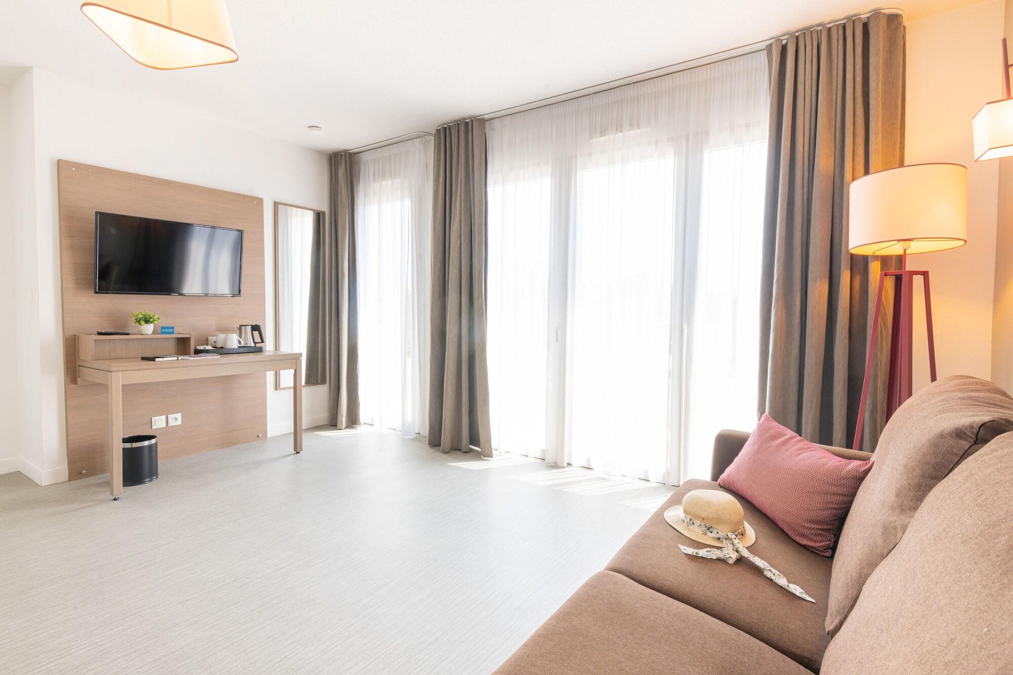 Comfort Aparthotel Cannes Mandelieu Екстериор снимка