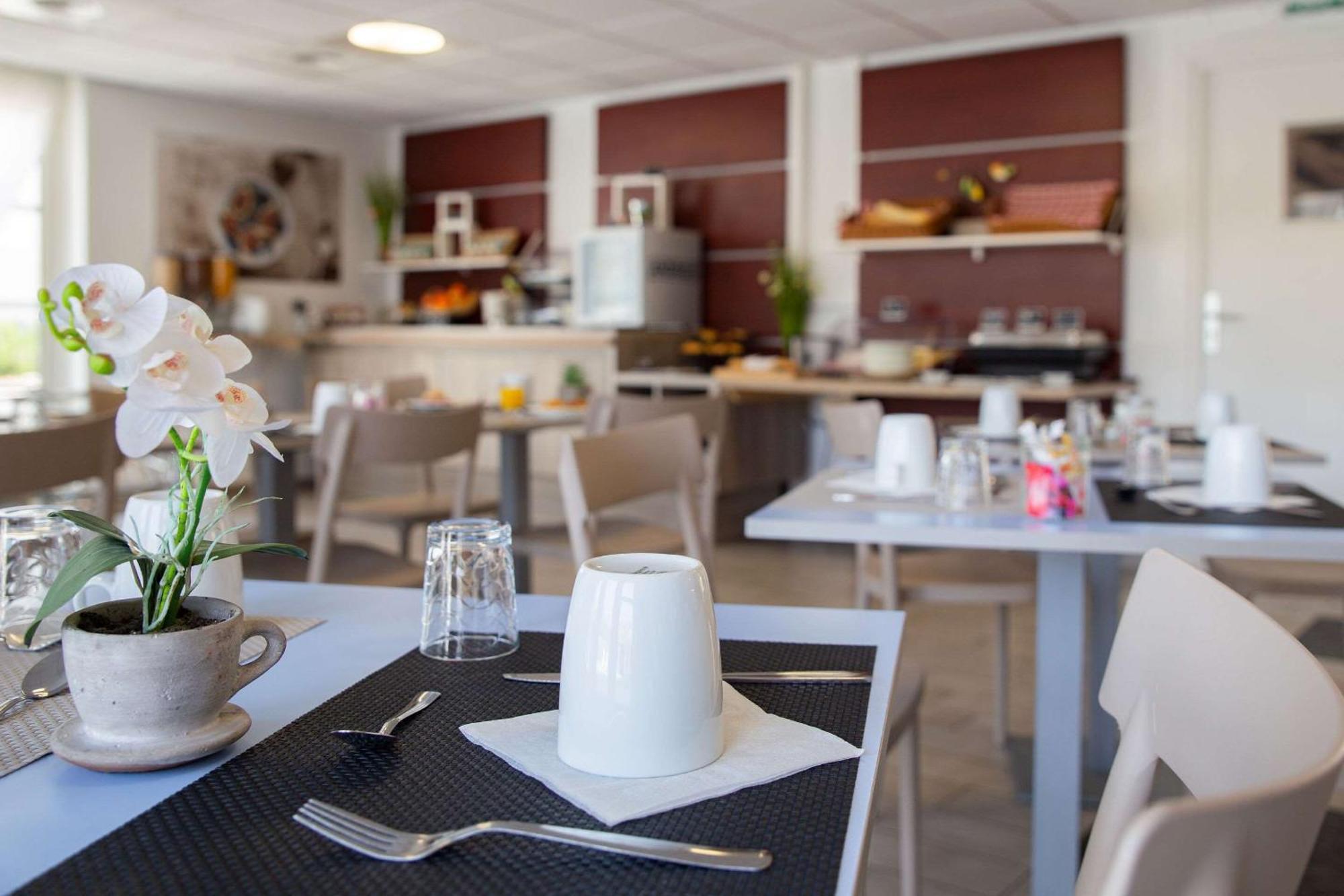 Comfort Aparthotel Cannes Mandelieu Екстериор снимка