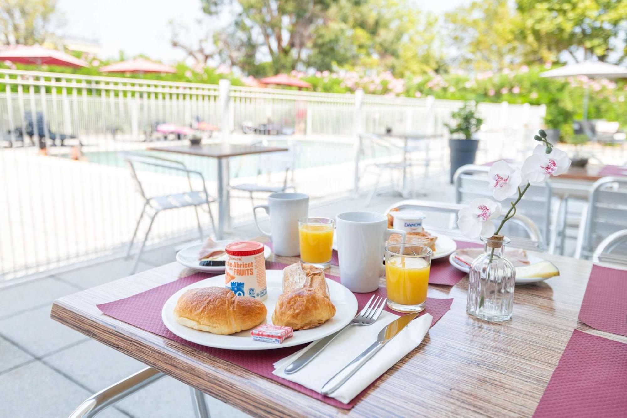 Comfort Aparthotel Cannes Mandelieu Екстериор снимка