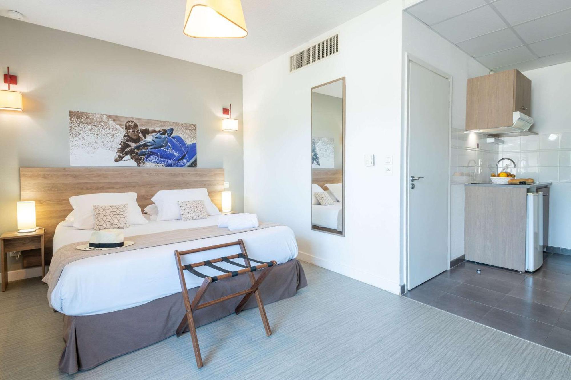 Comfort Aparthotel Cannes Mandelieu Екстериор снимка