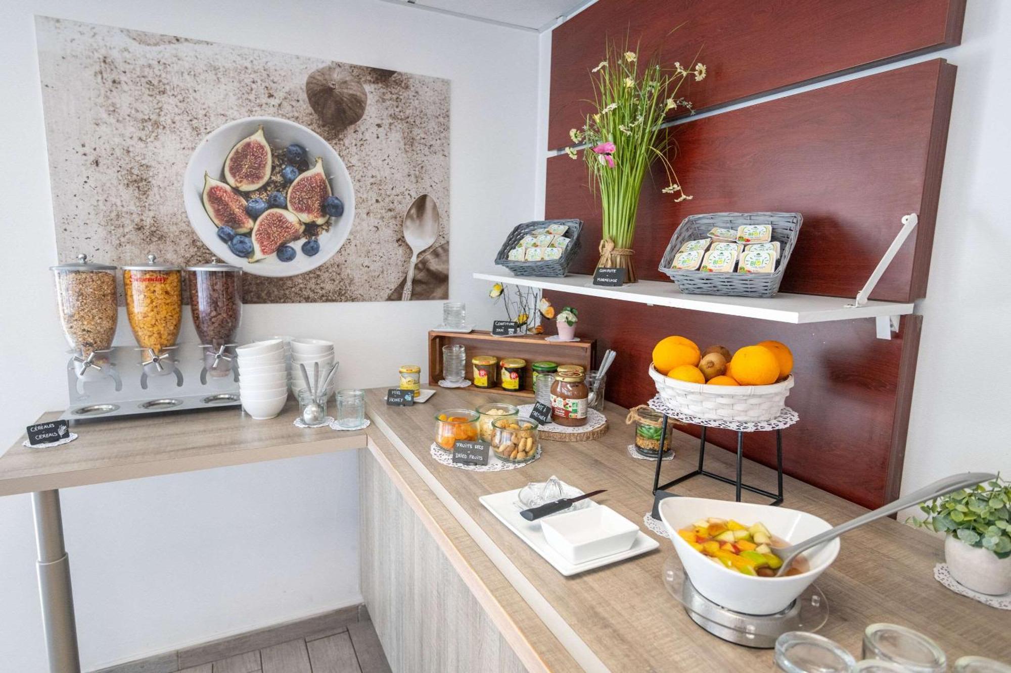 Comfort Aparthotel Cannes Mandelieu Екстериор снимка